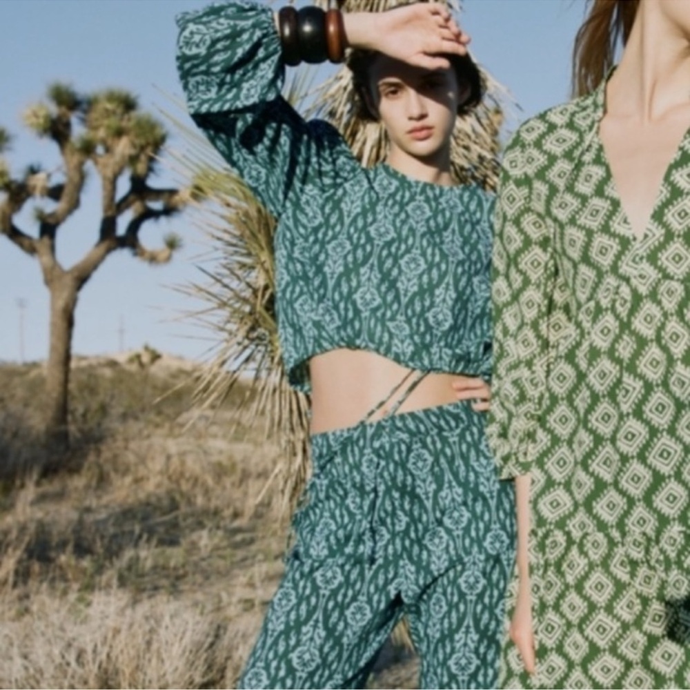 ZARA TWO PIECE BATIK PRINT TOP AND TROUSERS SIZE MEDIUM